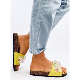 Kork-Flip-Flops mit malivgrünen Steinen 2