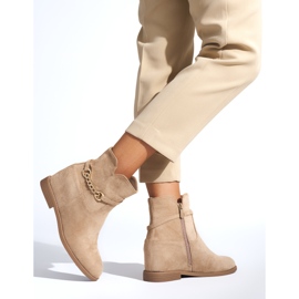 Beige Damenstiefel mit Kette 2