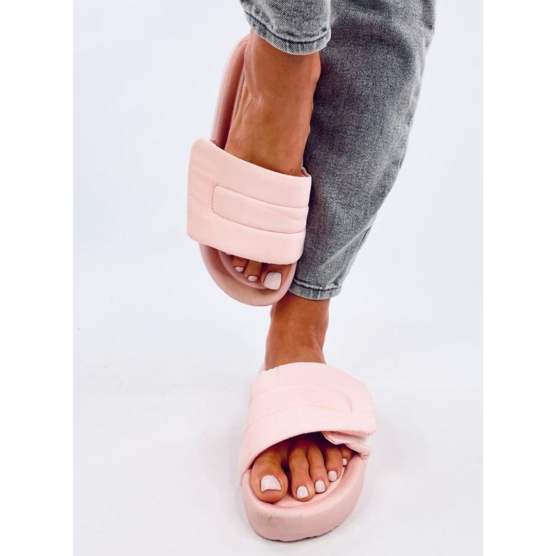 Cueto Pantoffeln aus rosa Nylon 2