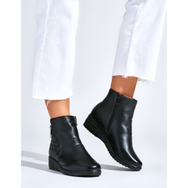 Bequeme schwarze Keilstiefel 1