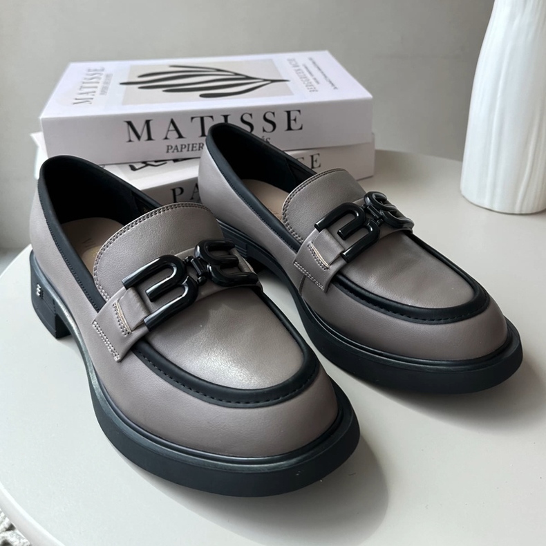 Vinceza Elegante Damen-Ledermokassins, Dunkelbeige Triana grau 1