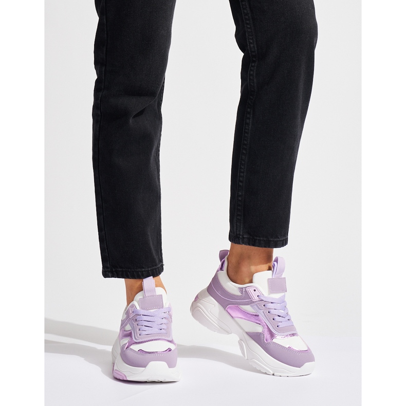 Lilafarbene Damen-Sportschuhe mit dicker Sohle violett 2