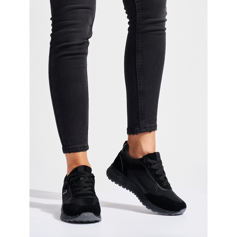 Schwarze Damen-Sportschuhe 1