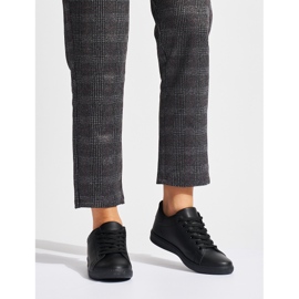 Bequeme schwarze Sportschuhe 1