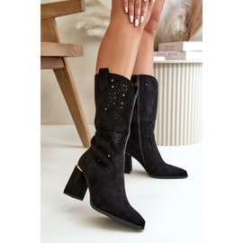 Durchbrochene Damenstiefel mit hohem Absatz und spitzen Zehen, Öko-Wildleder in Schwarz von Nevithra 2