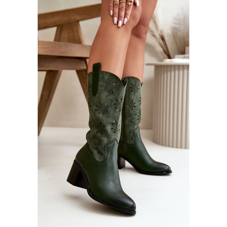 Jezzi Durchbrochene mittelhohe Damenstiefel aus Öko-Wildleder in Grün von Nevilos 2