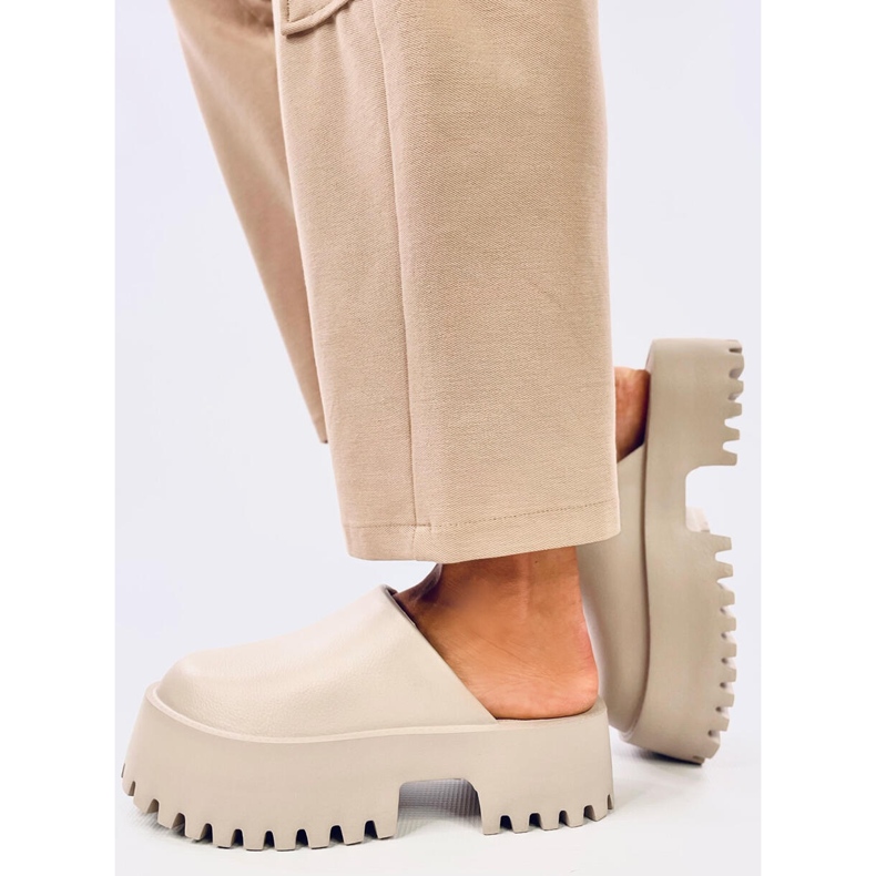 Ernest Khaki Schaumstoff-Clogs beige 2