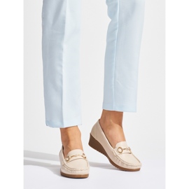 Beige Damen-Slipper mit Keilabsatz und Goldverzierung 1