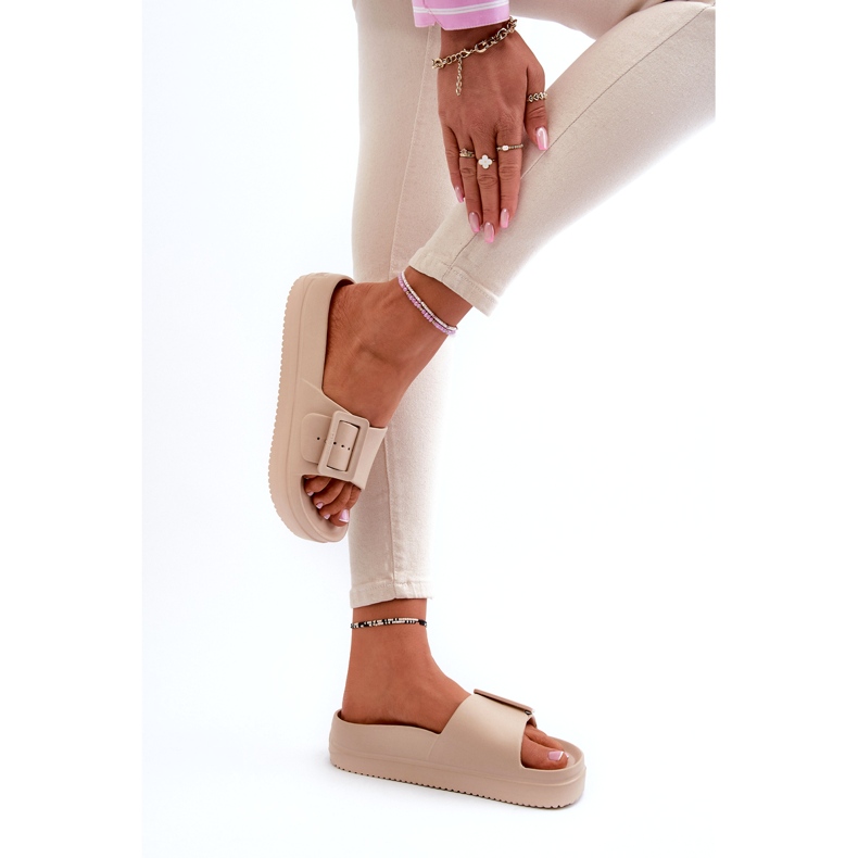 Damen-Flip-Flops aus Schaumstoff auf der Plattform mit Schnalle Big Star NN274A666 Beige 3