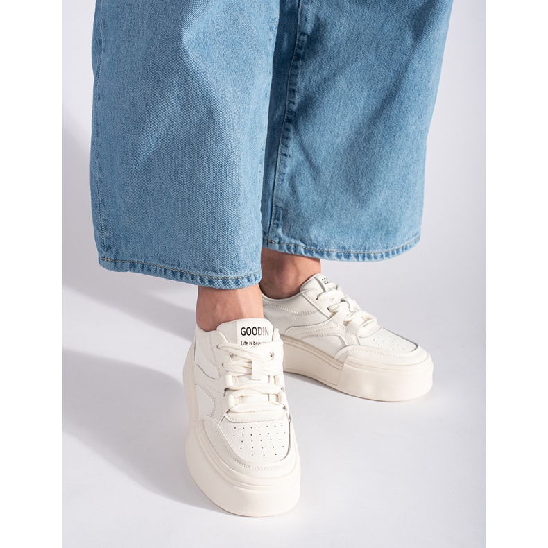 Weiße Damen-Sportschuhe mit hoher Sohle 1