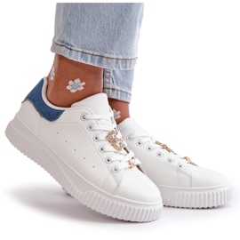 Low-Top-Sneaker aus Öko-Leder mit weißen und blauen Cillione-Pins 9