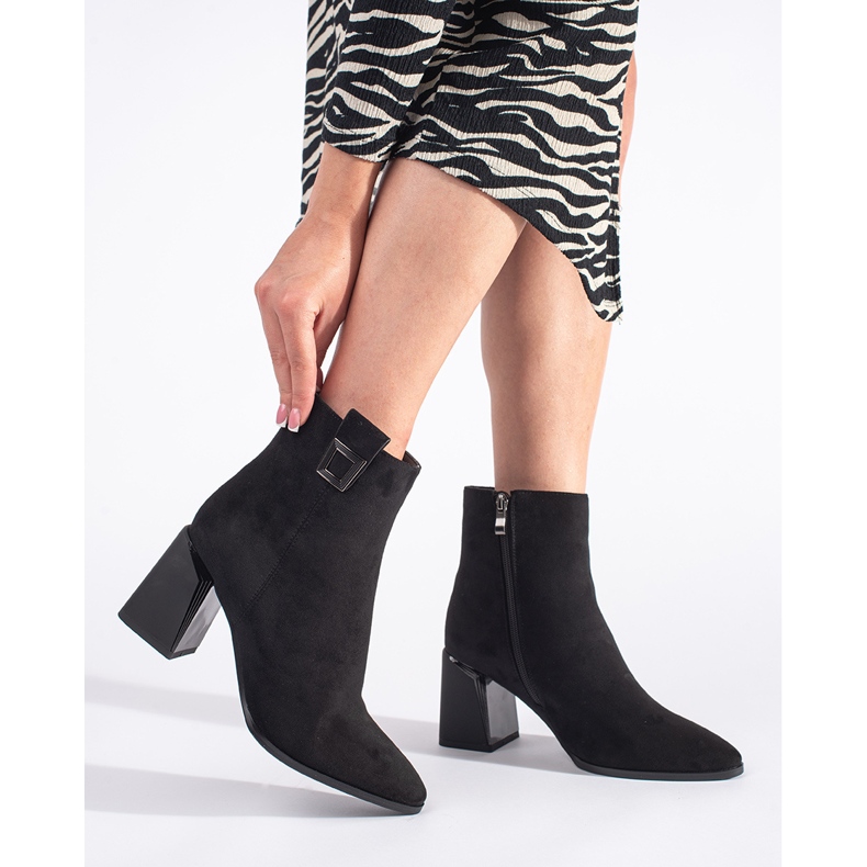 Goodin Schwarze Wildlederstiefeletten am Pfosten 1