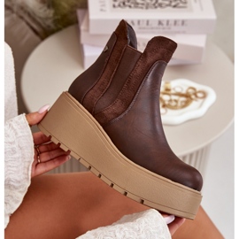 Isolierte Damenstiefel mit Plateau und Keilabsatz in Braun von Mivanira 2