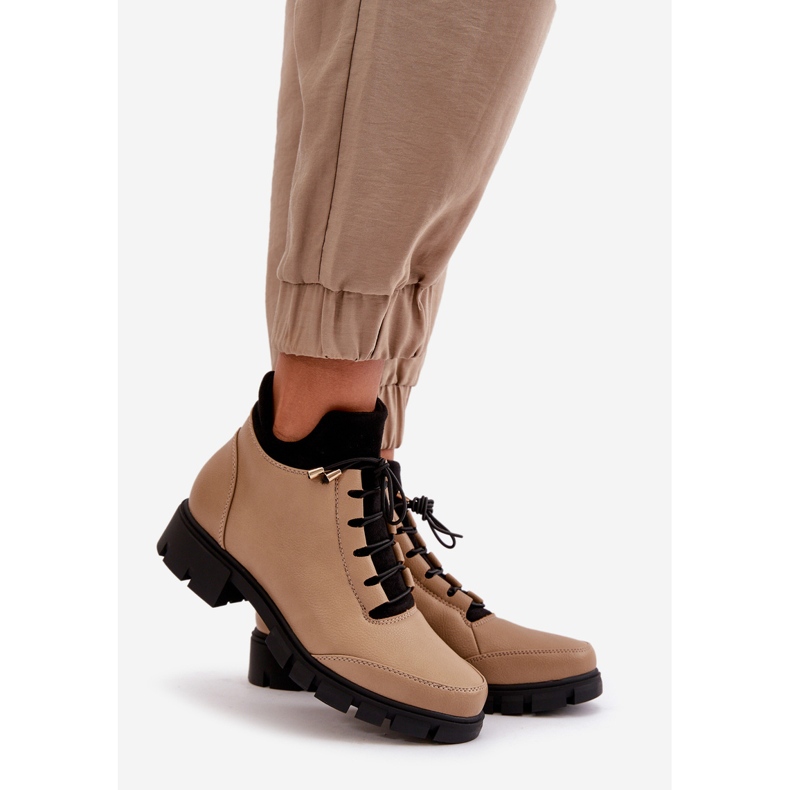 Niedrige isolierte Damenstiefel aus Öko-Leder, Beige Erisabelle 1