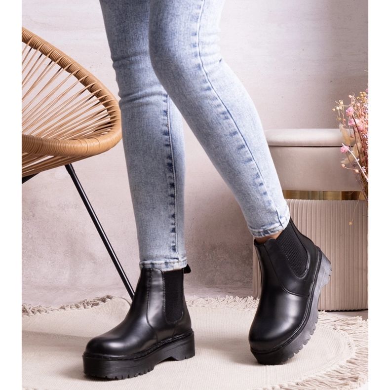 Schwarze Plateau-Stiefeletten von Lessay 1