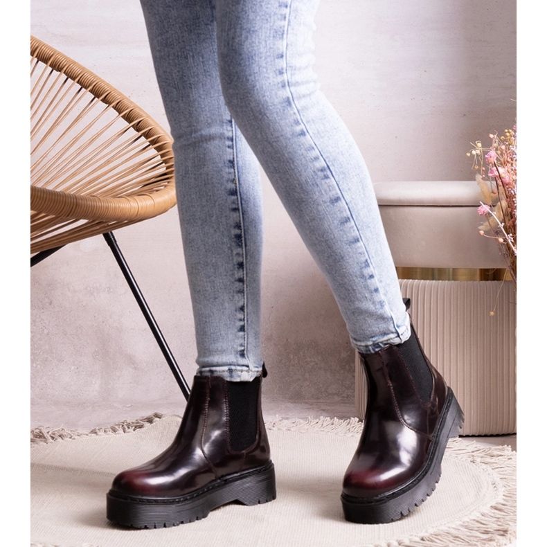 Burgunderrote Plateaustiefel von Lessaya 1