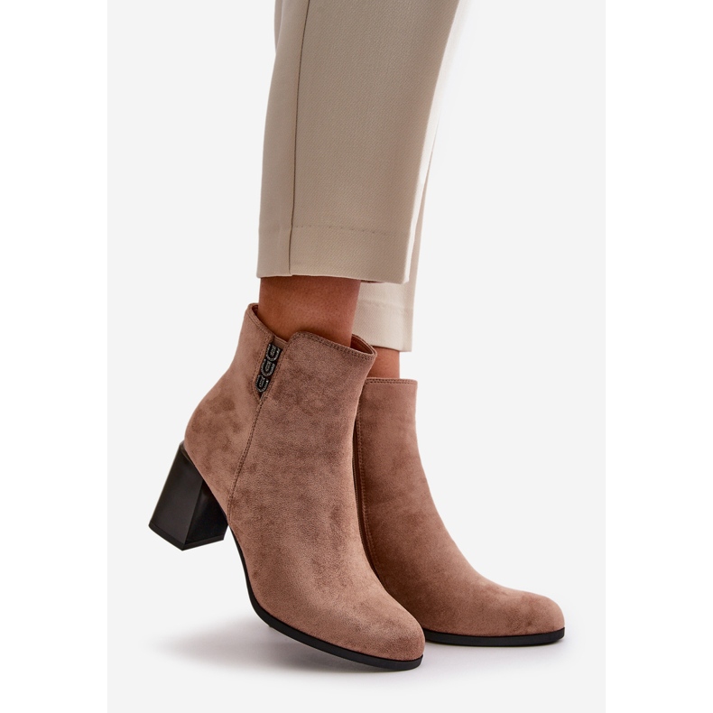 Isolierte Damenstiefel aus Öko-Wildleder mit hohem Absatz, mit Reißverschluss befestigt, Braun Erillia beige 1