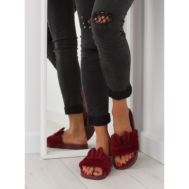 Hausschuhe mit Fell und kastanienbraunen Ohren rot 2