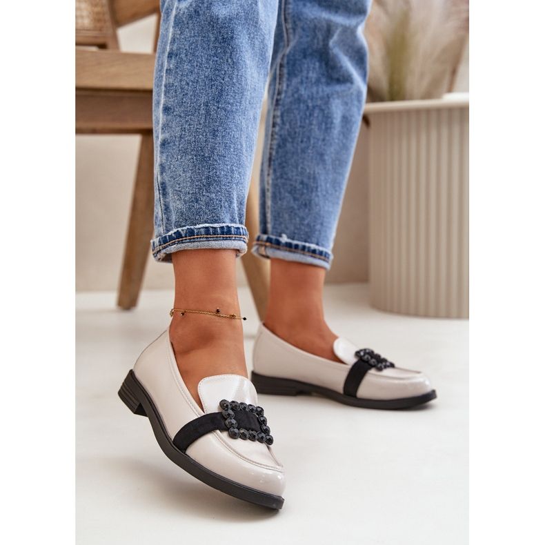 Damen-Lack-Slipper mit Verzierung, Hellgrau Vinceza 58389 2