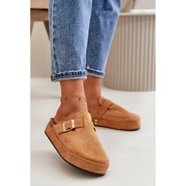Damen-Plateau-Clogs mit goldener Schnalle Camel Terilaina braun 2