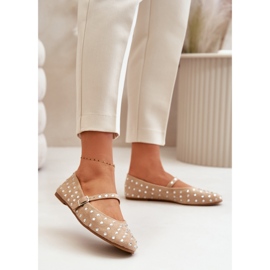 Verzierte beige Ballerinas aus Öko-Wildleder mit Gürtel Tirilissa 2