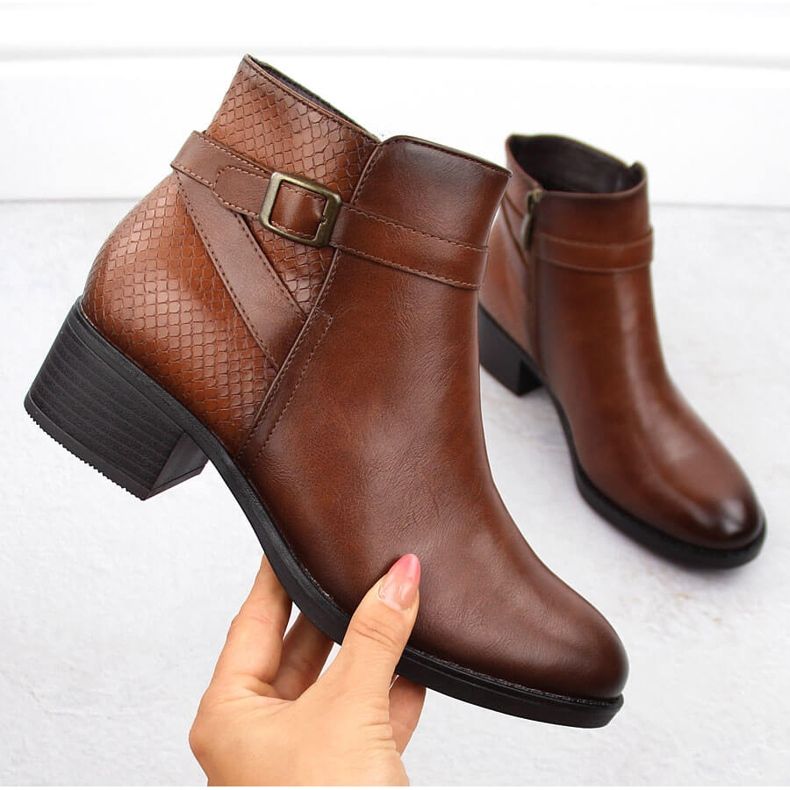 Isolierte Damenstiefel mit hohen Absätzen braun Potocki 12280 1