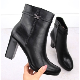 M. DASZYŃSKI Isolierte schwarze Damenstiefeletten M.Daszyński AF125-22 1