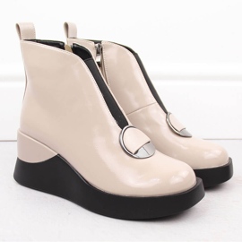 Damen-Lackstiefel mit Keilabsatz D&amp;A S.Barski Premium Collection MR880-136 beige 2