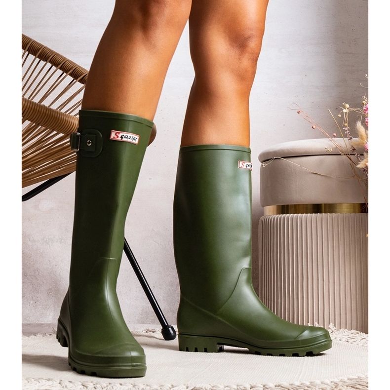 Grüne hohe Gummistiefel von Lahtitita 1