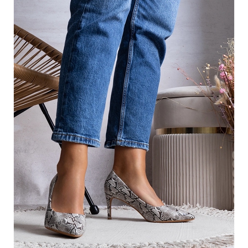 Beige Pumps im Schlangenhautmuster Nickle 1