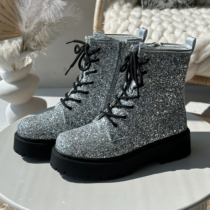 Isolierte Arbeiterstiefel für Damen, verziert mit Pailletten, silbernes Liathein 2