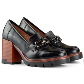 Schwarze Mokassins mit dickerem Absatz und Halbschuhe 1