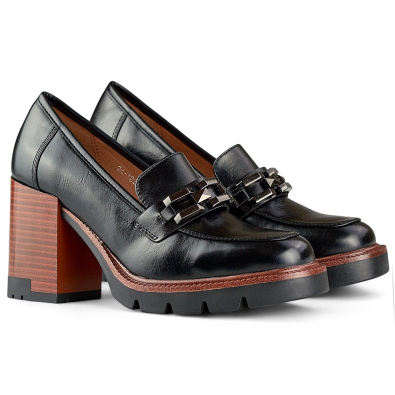 Schwarze Mokassins mit dickerem Absatz und Halbschuhe 1