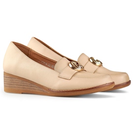 Beige Damenschuhe mit niedrigem Keilabsatz 1