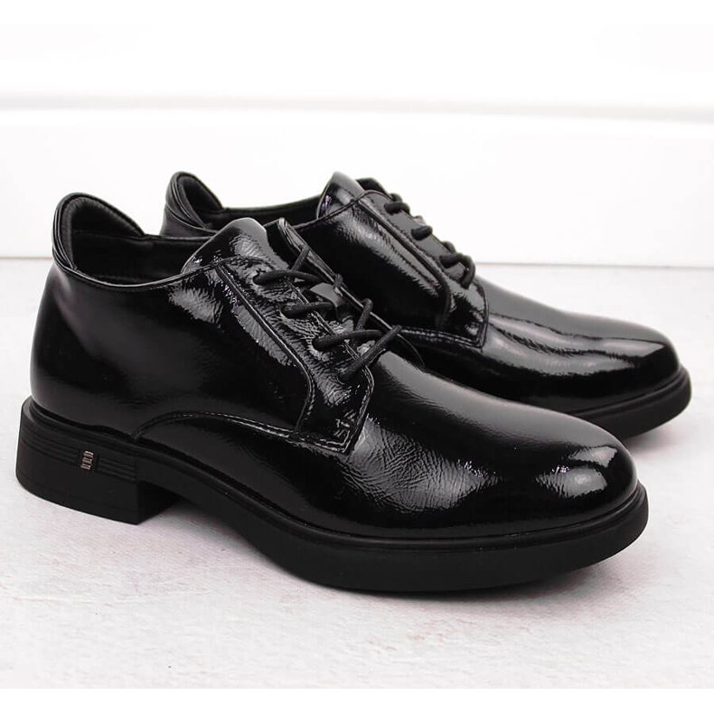 Damen-Stiefeletten aus schwarzem Lackleder Vinceza 58413 2