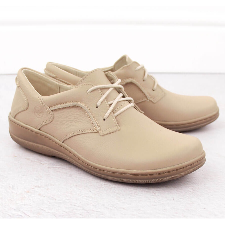 Bequeme beige Damen-Lederschuhe Helios 715 2