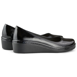 Schwarze Lackpumps für Damen mit niedrigem Keilabsatz 1