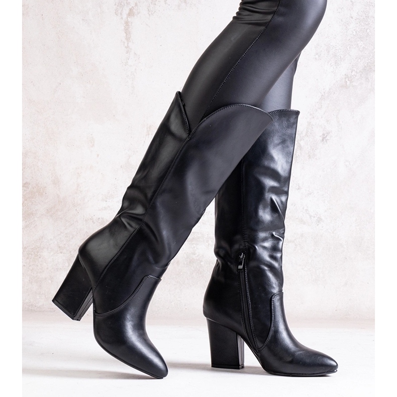 Schwarze Stiefel mit hohen Absätzen aus Amare-Öko-Leder 2