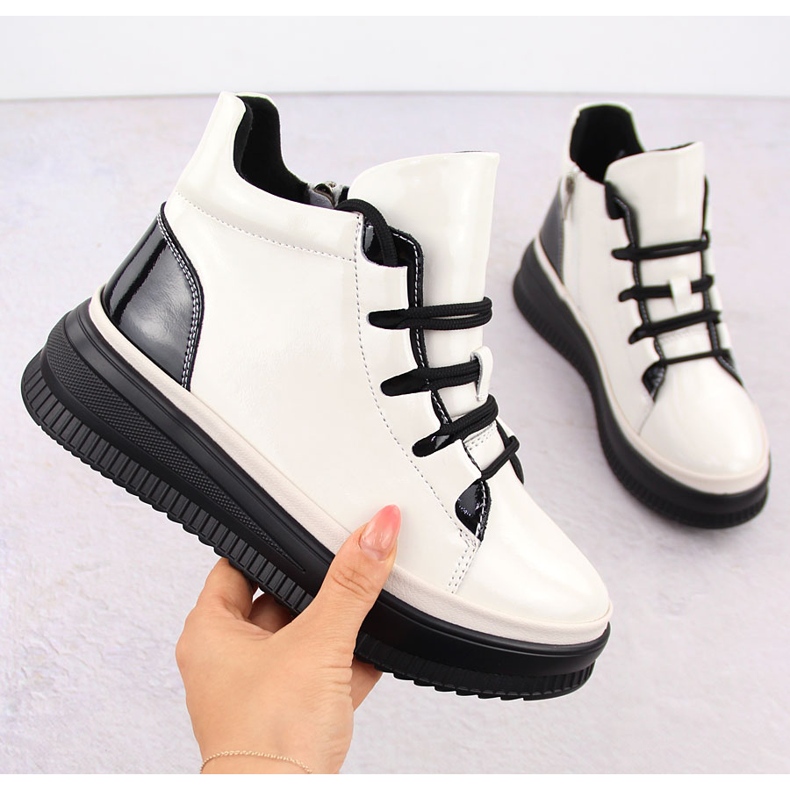 Isolierte Damenstiefel aus Lackleder Ekri Artiker 55C1043 beige 1