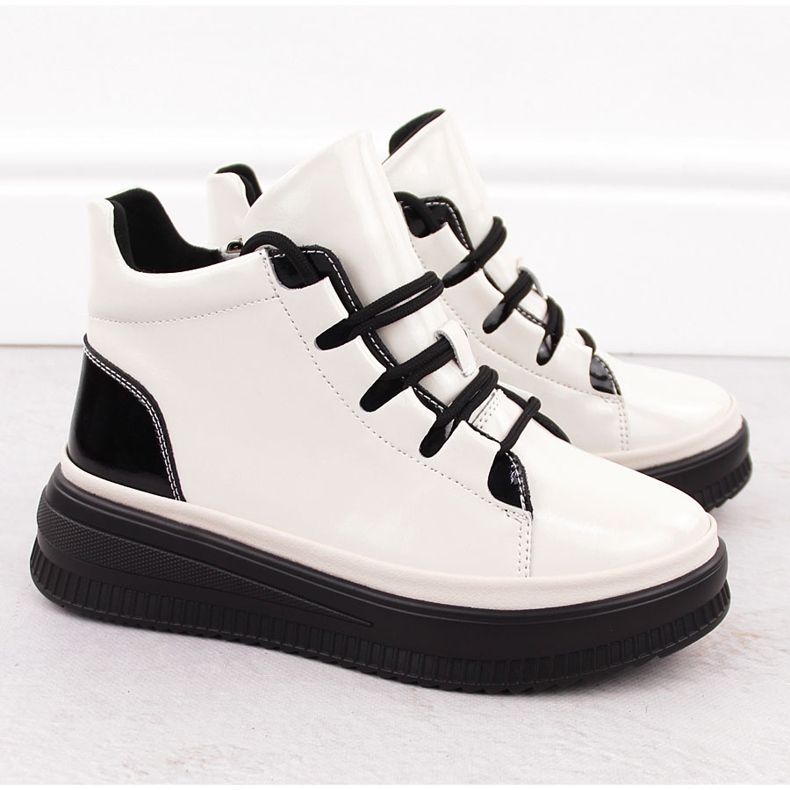 Isolierte Damenstiefel aus Lackleder Ekri Artiker 55C1043 beige 2