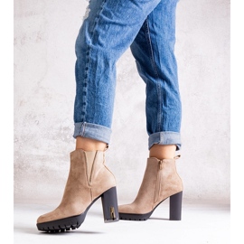 Beige Stiefeletten mit Strasssteinen von Hayet 1