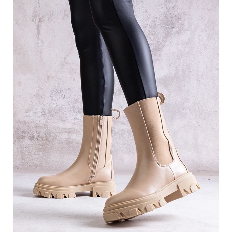 Beigefarbene hohe Stiefeletten aus Manera-Öko-Leder 2