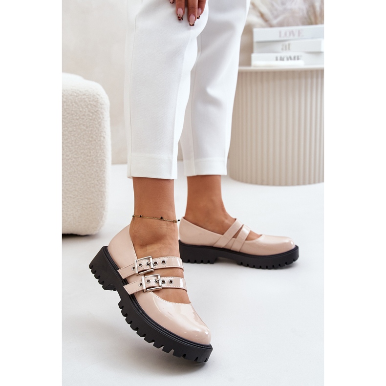Damenschuhe mit beigefarbenen Lackriemen Terione 2