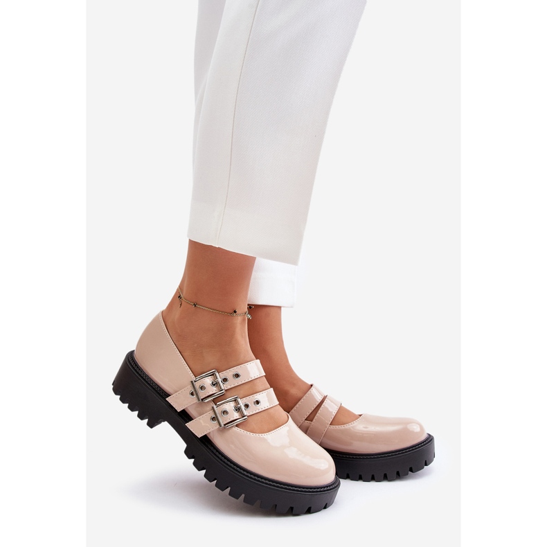 Damenschuhe mit beigefarbenen Lackriemen Terione 1