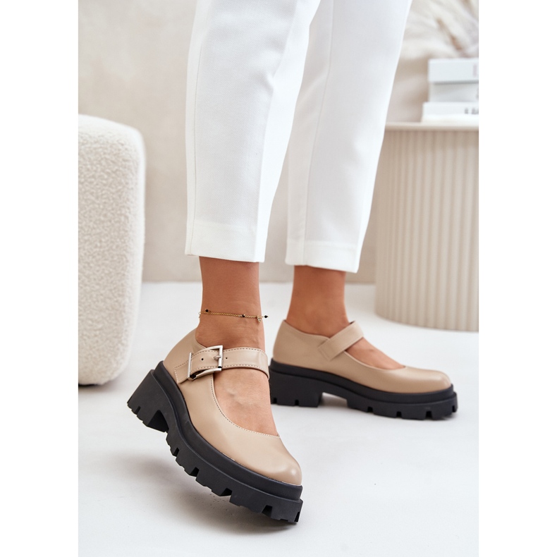 Beige Damenschuhe mit Schnalle Plikuria 2