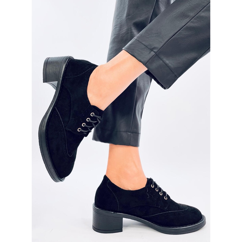 Schwarze Mokassins mit hohen Absätzen von Vedra 2