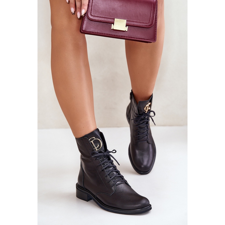 Zazoo 2955 Leder-Worker-Stiefeletten mit goldenem Detail auf der Zunge, Schwarz 2