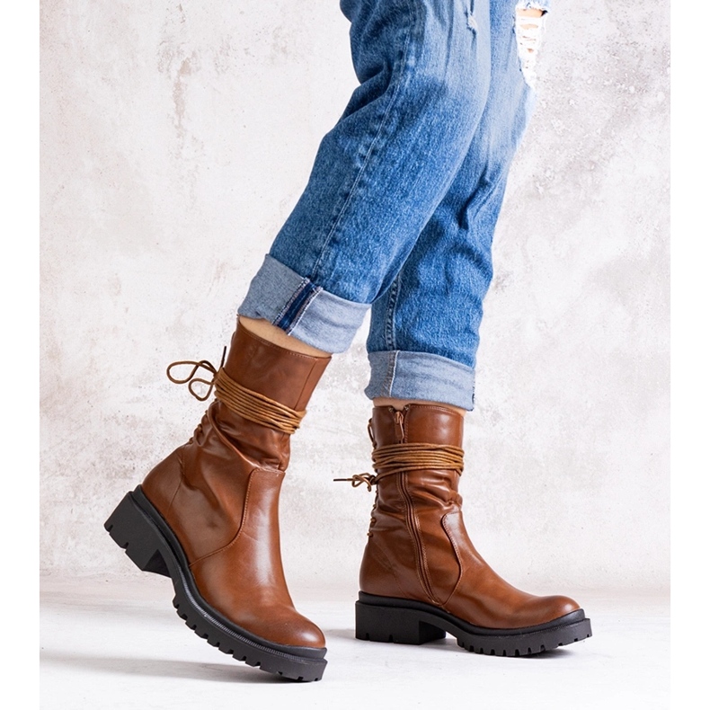 Braune Stiefeletten aus Sahera-Öko-Leder 1