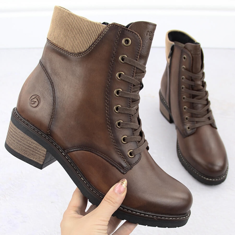 Isolierte braune Damenstiefel aus Leder Remonte D1A70-22 1