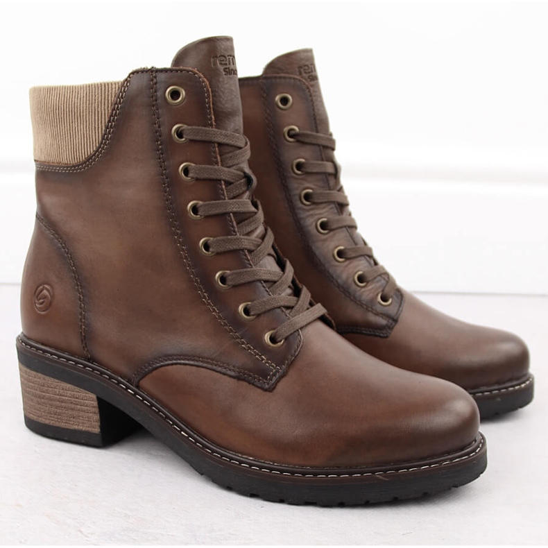 Isolierte braune Damenstiefel aus Leder Remonte D1A70-22 2
